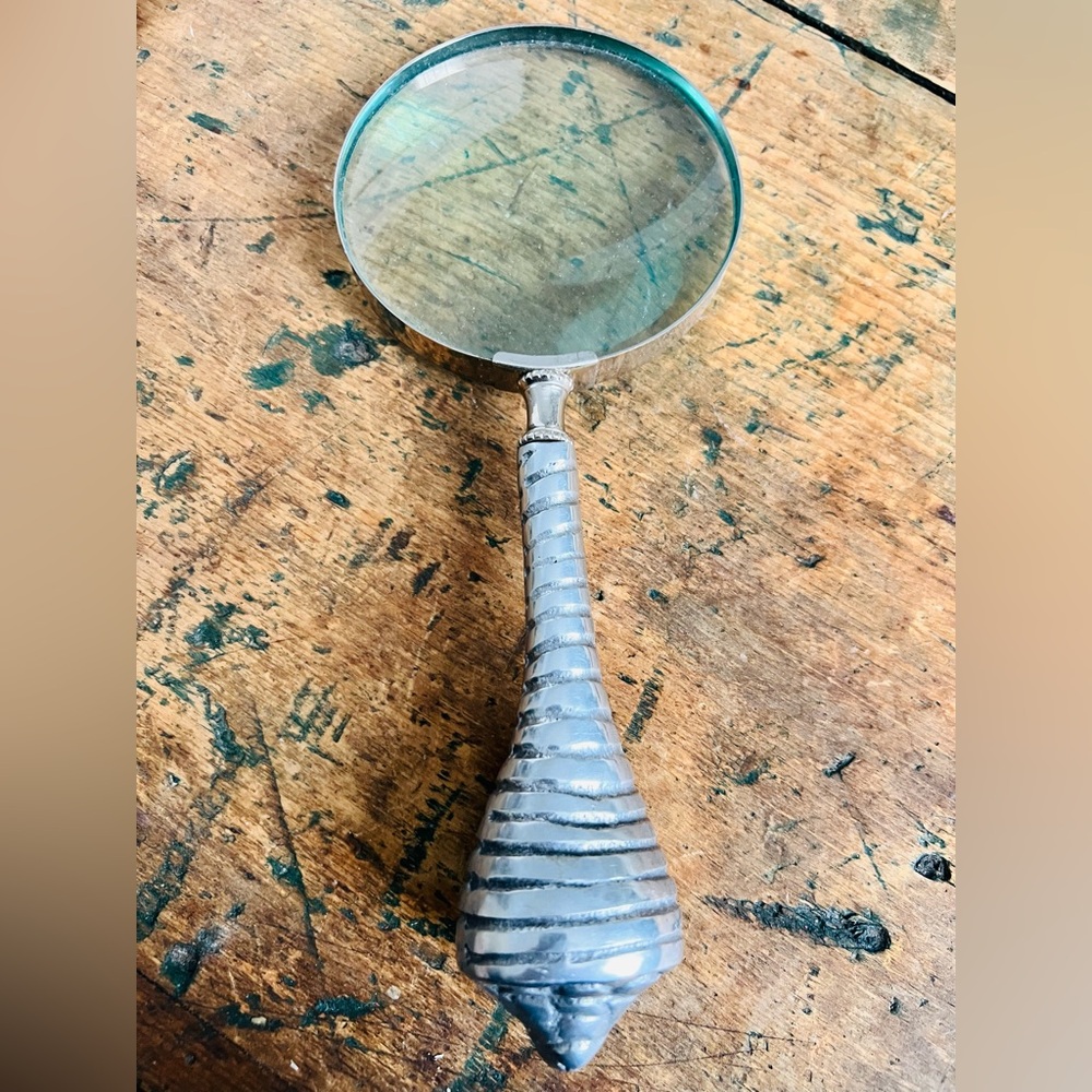 EUC Pottery Barn Shell🐚 Magnifying Glass